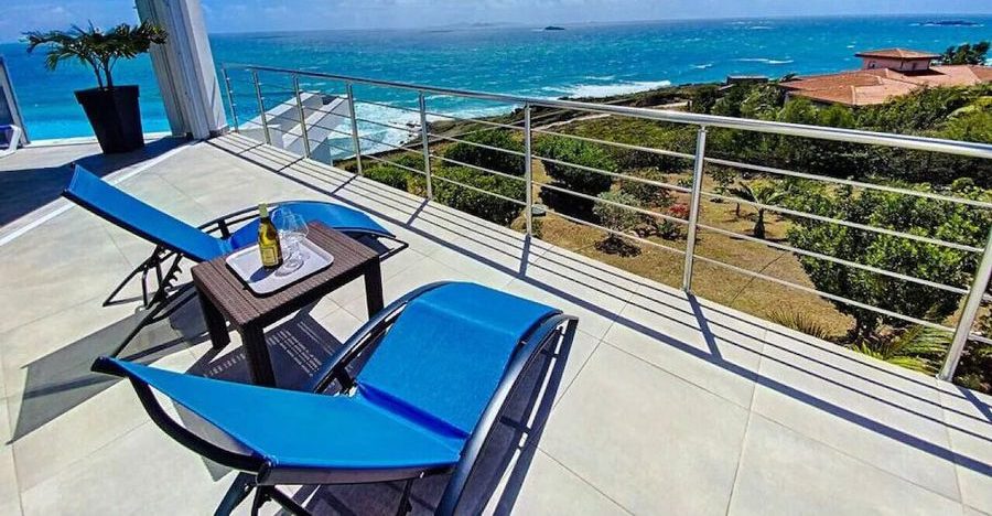 Caribbean Sandy Shore: St. Maarten Mullet Bay Travel Guide